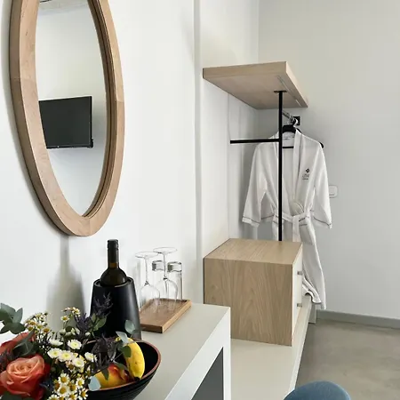 Lithos Luxury 호텔 Tínos