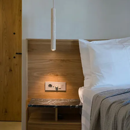 Lithos Luxury Hotel
