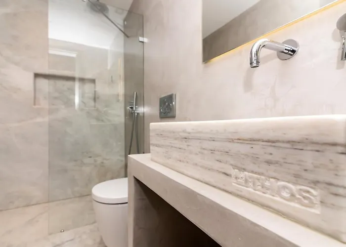 Lithos Luxury Hotell