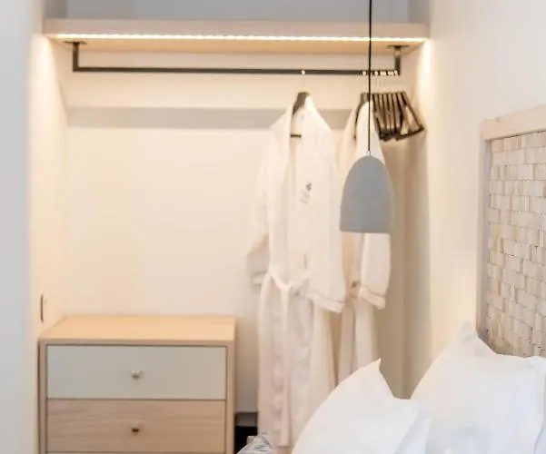 Lithos Luxury Hotel 4*